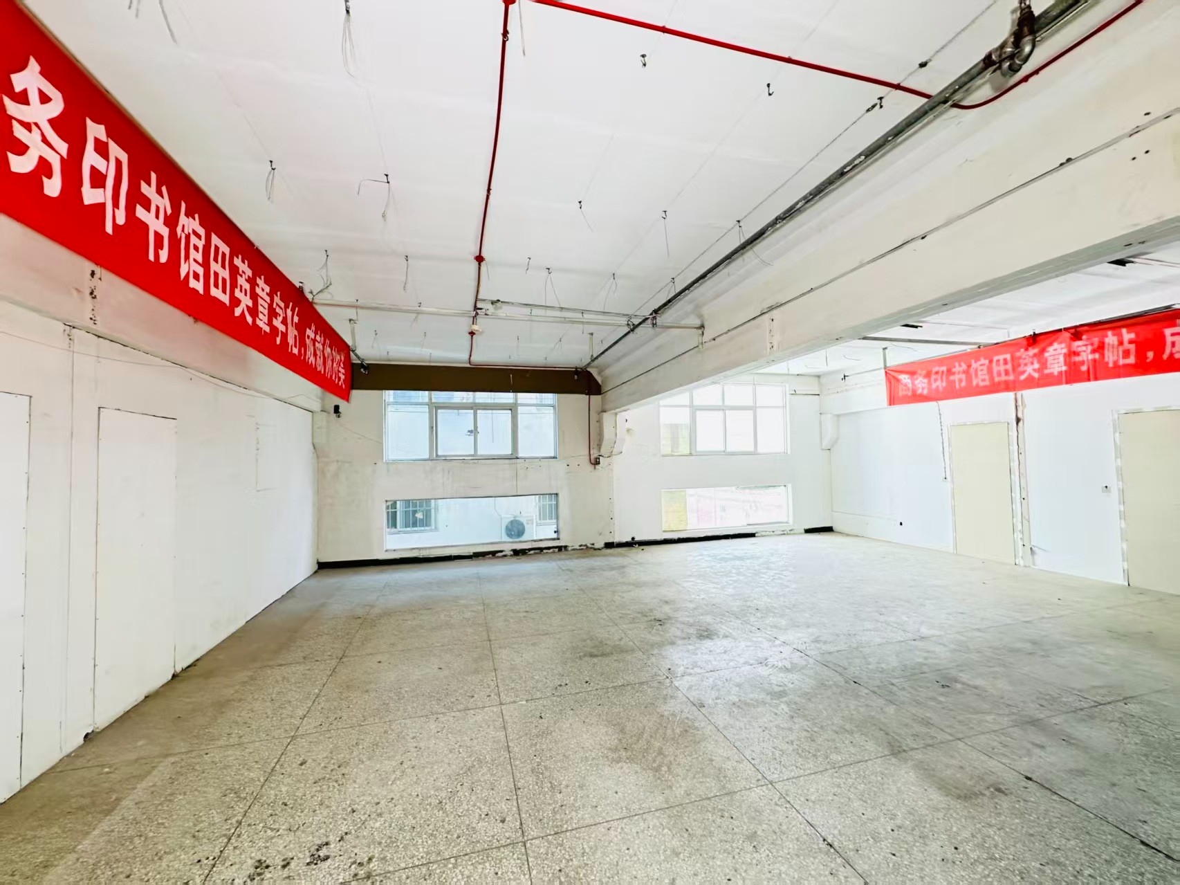 鸿都路建议再强化“人工智能算力中心、AI应用孵化、数字经济示范园”等产业概念，会更符合产业园招商语言_COPY